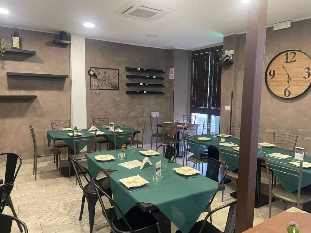 negozio in vendita a Siracusa in zona Borgata