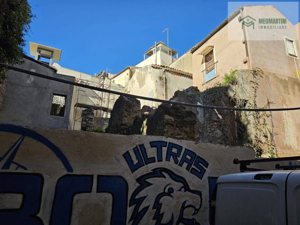 casa indipendente in vendita a Siracusa in zona Isola Ortigia