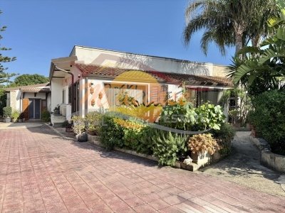 casa indipendente in vendita a Siracusa in zona Ognina