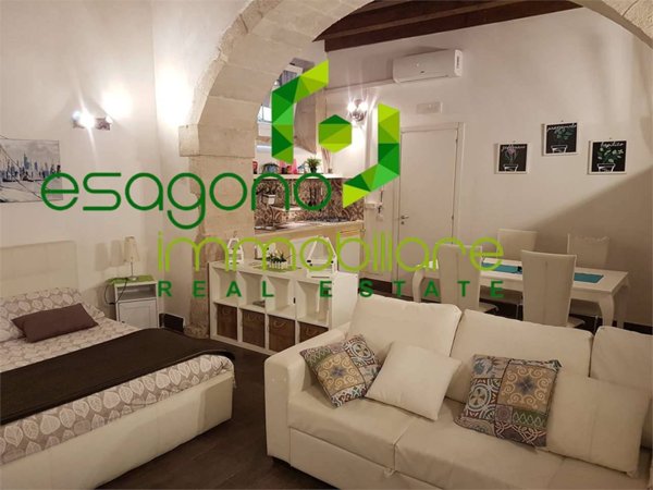 casa indipendente in vendita a Siracusa in zona Isola Ortigia