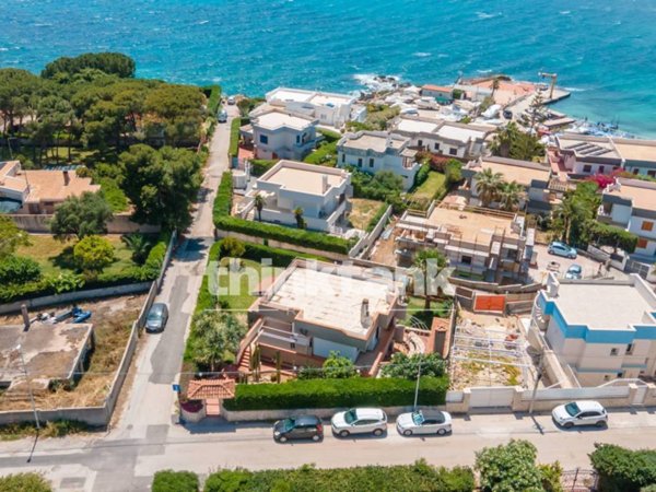 casa indipendente in vendita a Siracusa in zona Fontane Bianche