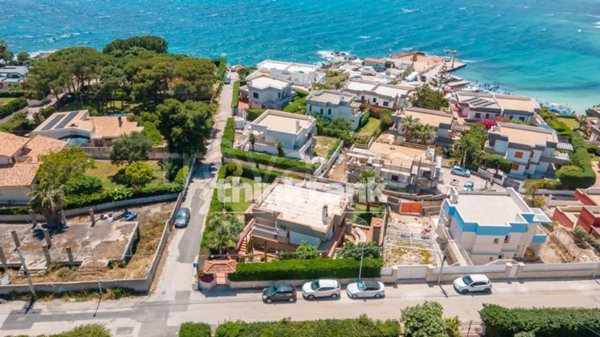 casa indipendente in vendita a Siracusa in zona Fontane Bianche