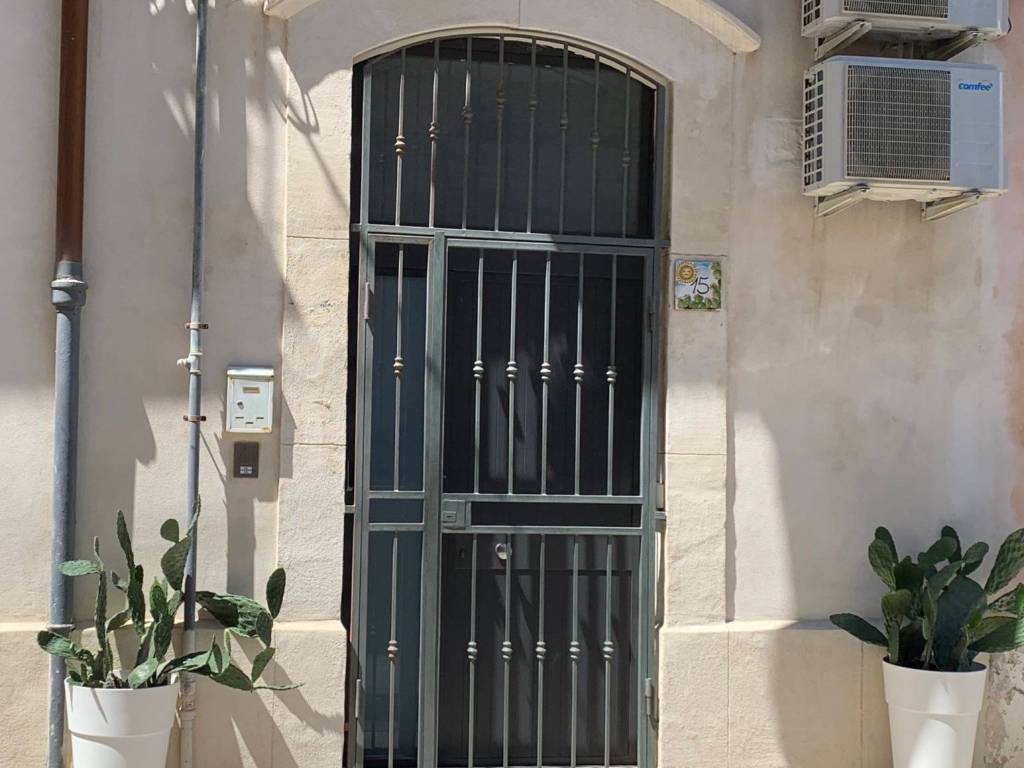 appartamento in vendita a Siracusa in zona Borgata