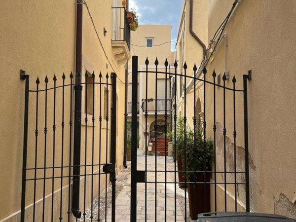 appartamento in vendita a Siracusa in zona Isola Ortigia