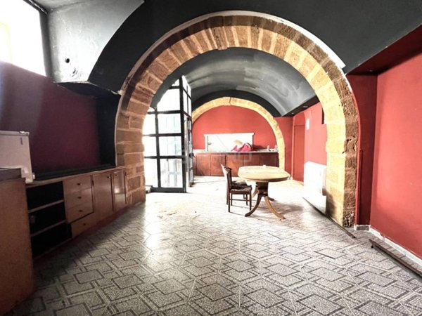 negozio in vendita a Siracusa in zona Isola Ortigia