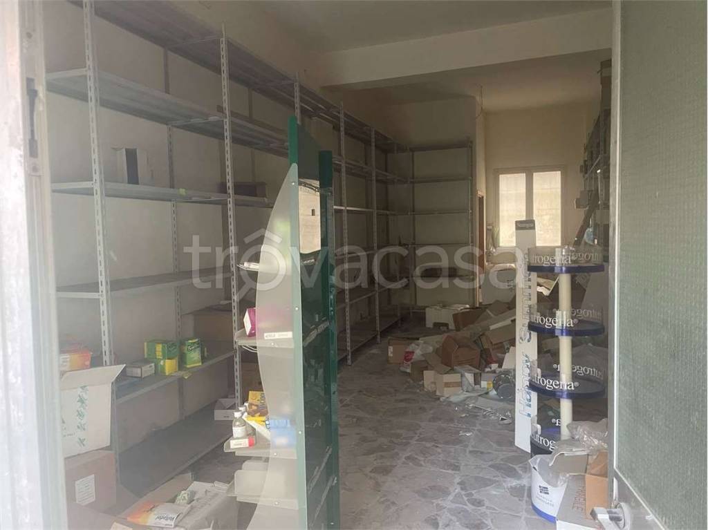 locale di sgombero in vendita a Siracusa
