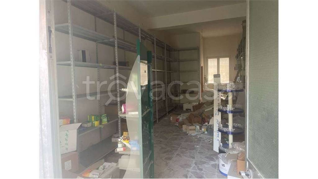 locale di sgombero in vendita a Siracusa