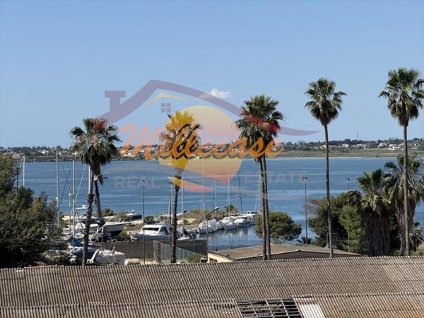 appartamento in vendita a Siracusa in zona Borgata