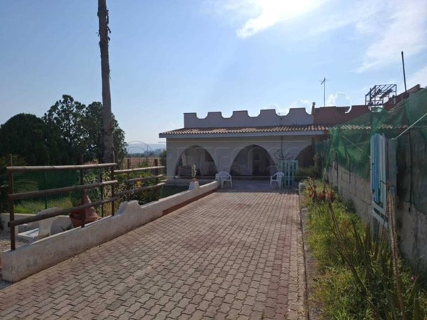 casa indipendente in vendita a Siracusa in zona Arenella