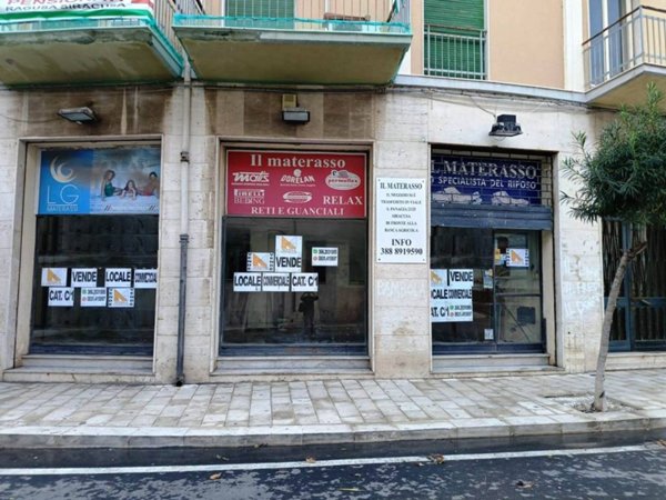 negozio in vendita a Siracusa in zona Centro Città