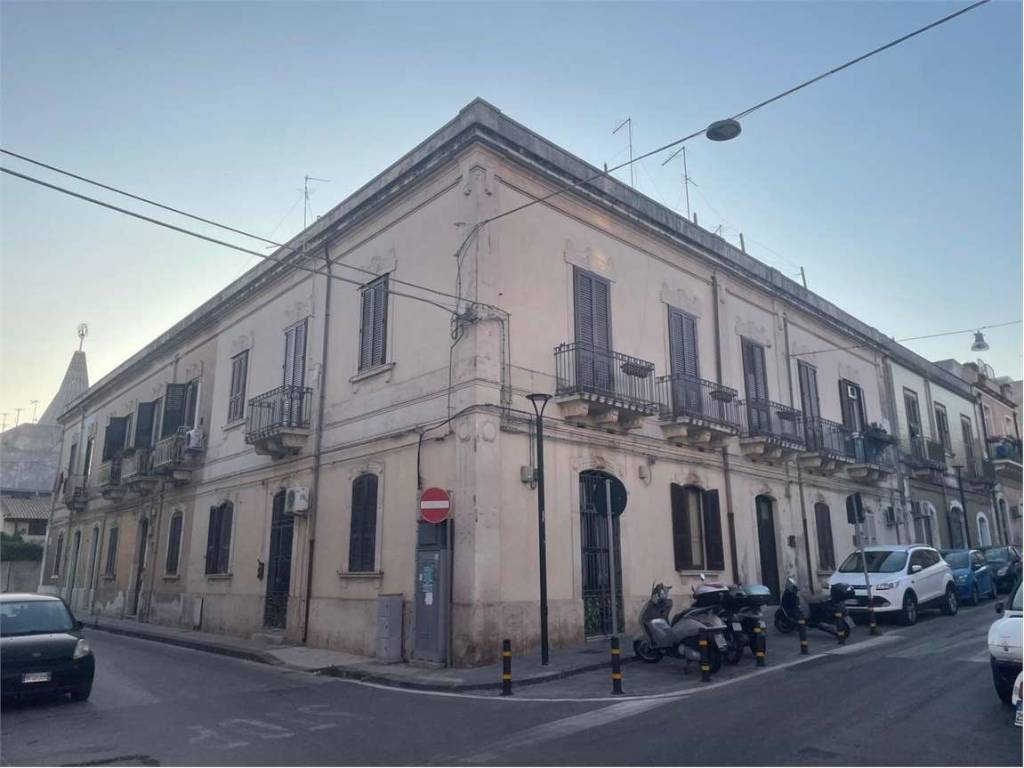 appartamento in vendita a Siracusa in zona Borgata