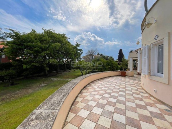 casa indipendente in vendita a Siracusa in zona Belvedere