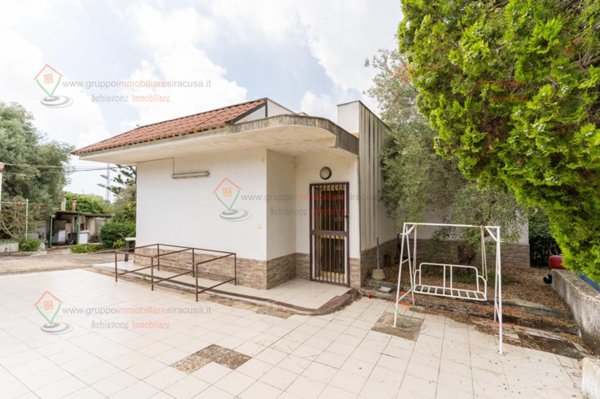 casa indipendente in vendita a Siracusa in zona Belvedere