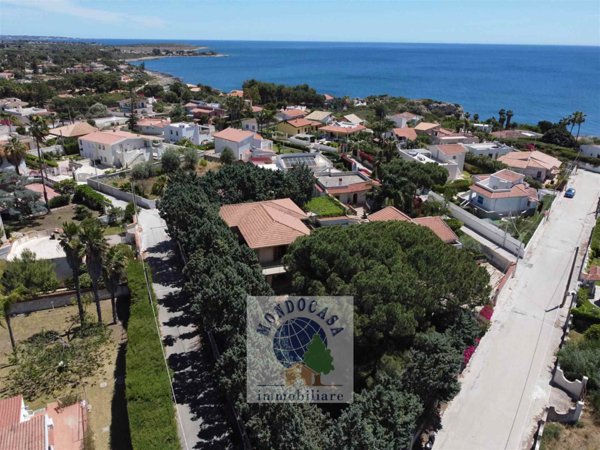 casa indipendente in vendita a Siracusa in zona Fontane Bianche