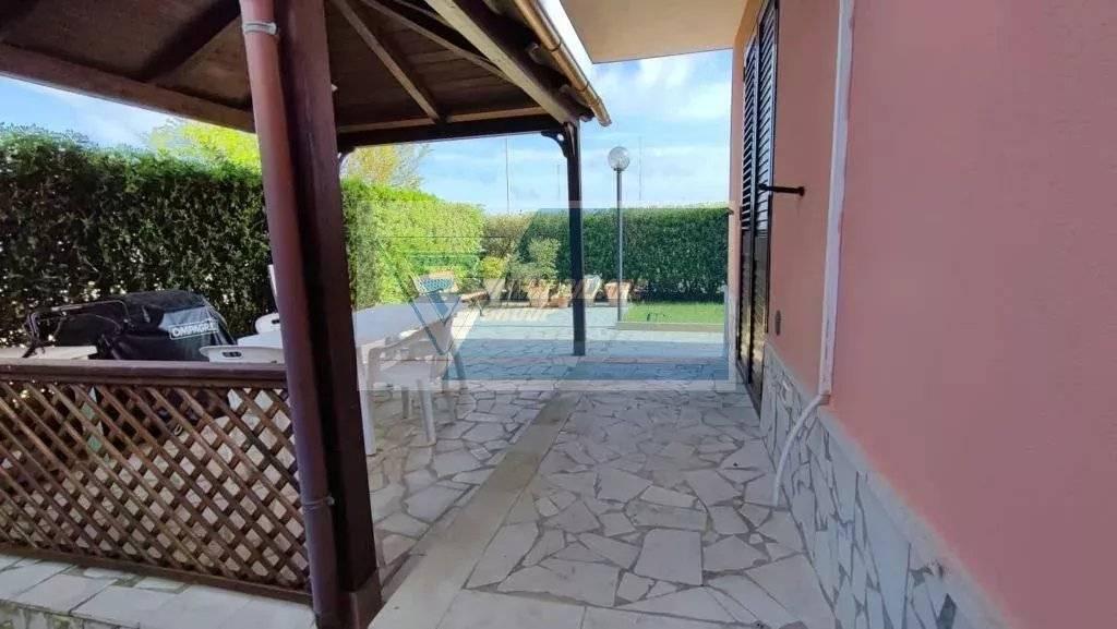 casa indipendente in vendita a Siracusa in zona Borgata