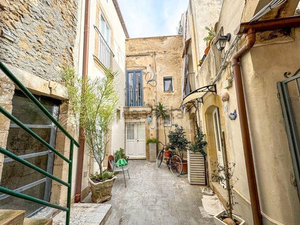 appartamento in vendita a Siracusa in zona Centro Città