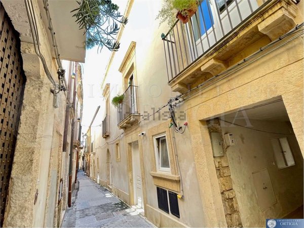 appartamento in vendita a Siracusa in zona Isola Ortigia