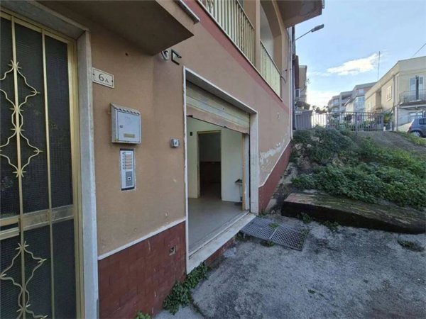 negozio in vendita a Siracusa in zona Grottasanta