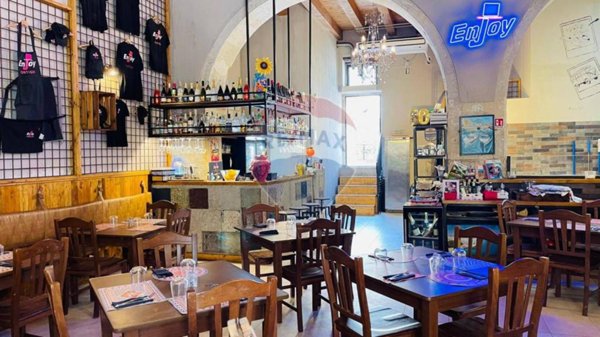 negozio in vendita a Siracusa in zona Isola Ortigia