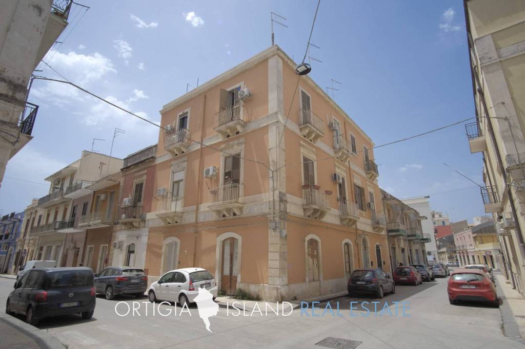 appartamento in vendita a Siracusa in zona Borgata