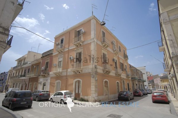 appartamento in vendita a Siracusa in zona Borgata