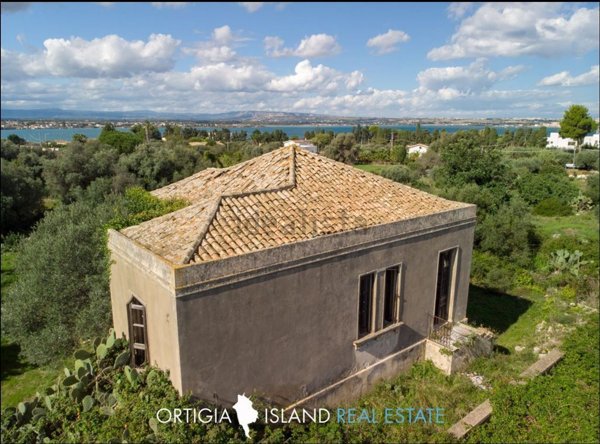 casa indipendente in vendita a Siracusa in zona Isola / Plemmirio