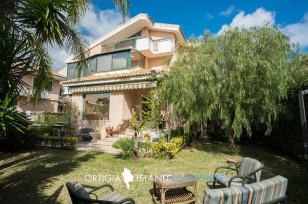 casa indipendente in vendita a Siracusa in zona Belvedere