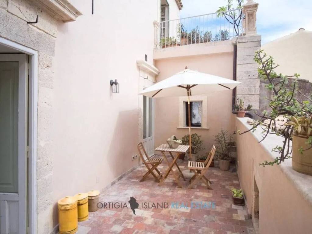 appartamento in vendita a Siracusa in zona Isola Ortigia
