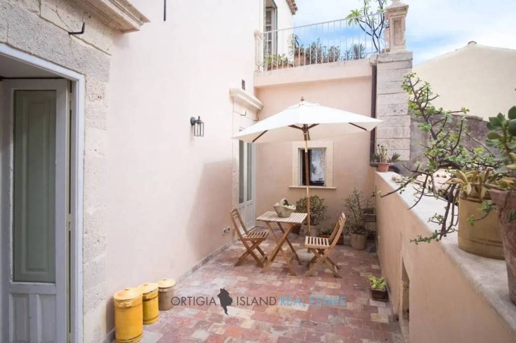 appartamento in vendita a Siracusa in zona Isola Ortigia