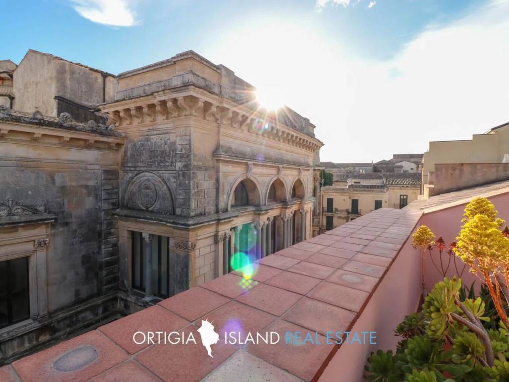 appartamento in vendita a Siracusa in zona Isola Ortigia