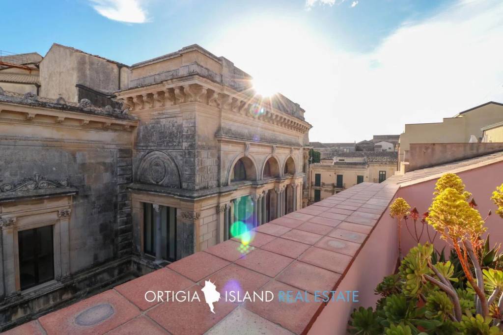 appartamento in vendita a Siracusa in zona Isola Ortigia