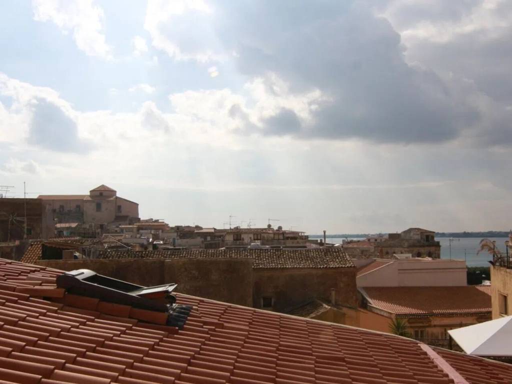 appartamento in vendita a Siracusa in zona Isola Ortigia