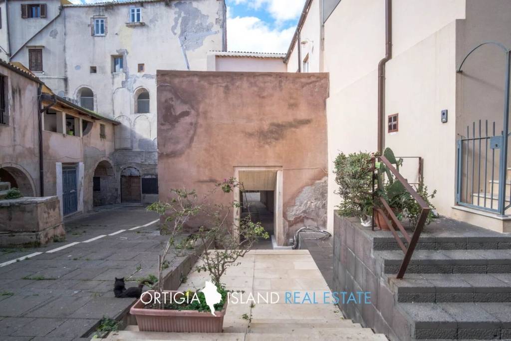 monolocale in vendita a Siracusa in zona Isola Ortigia