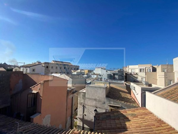 casa indipendente in vendita a Siracusa in zona Isola Ortigia