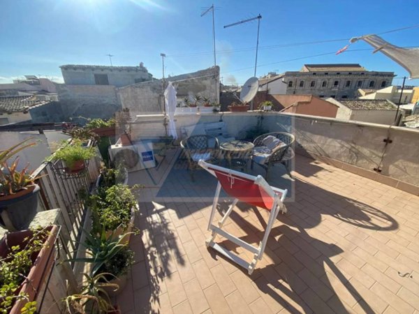 casa indipendente in vendita a Siracusa in zona Isola Ortigia