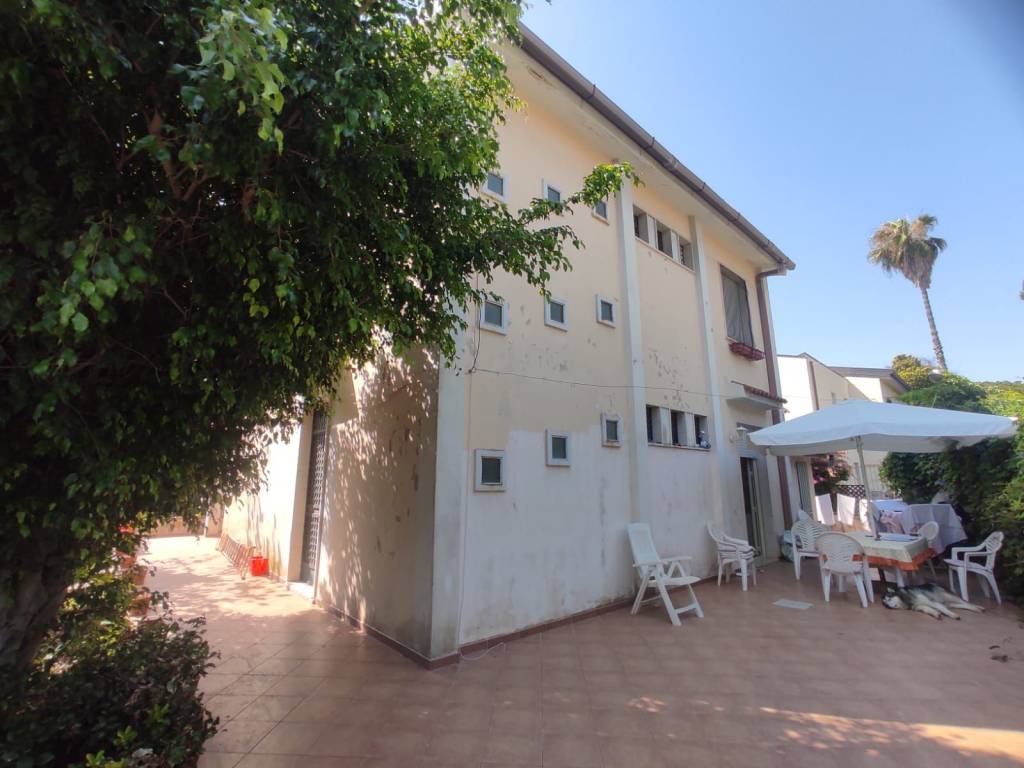casa indipendente in vendita a Siracusa in zona Fontane Bianche