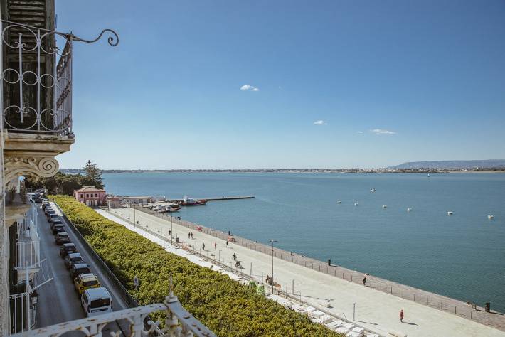 appartamento in vendita a Siracusa in zona Isola Ortigia