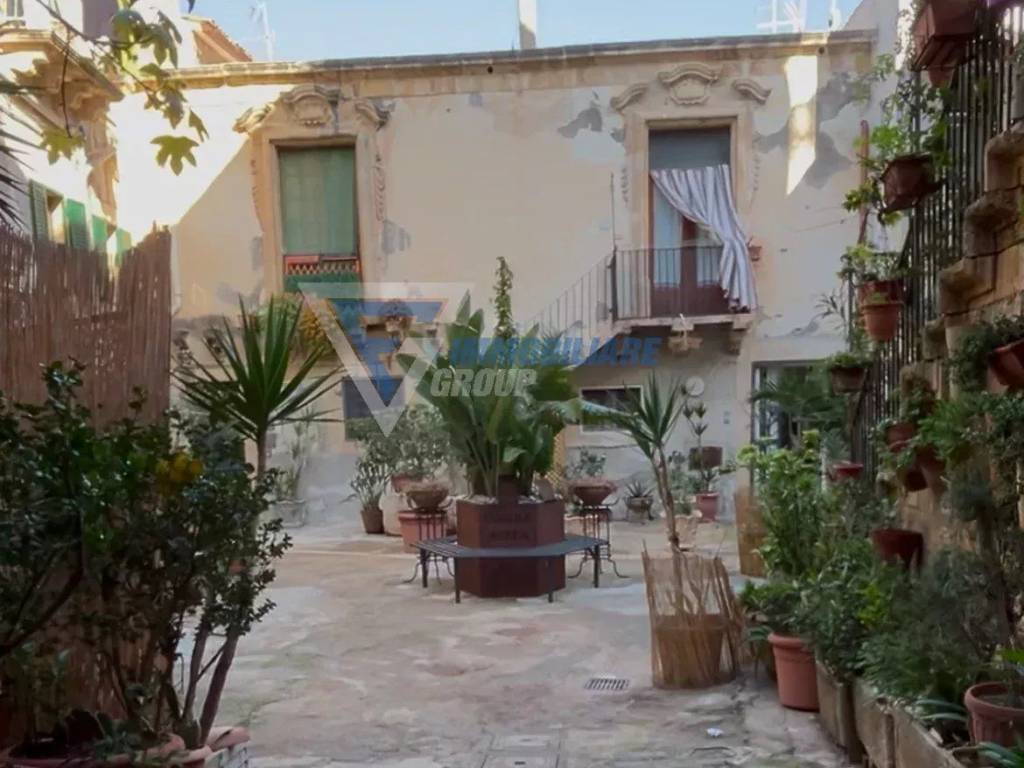 appartamento in vendita a Siracusa in zona Isola Ortigia