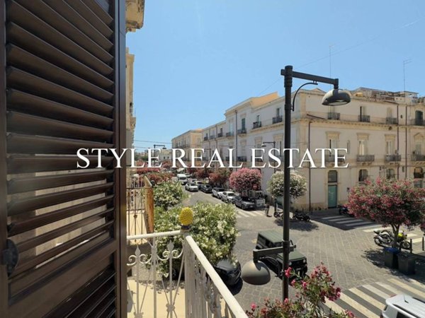 appartamento in vendita a Siracusa in zona Isola Ortigia