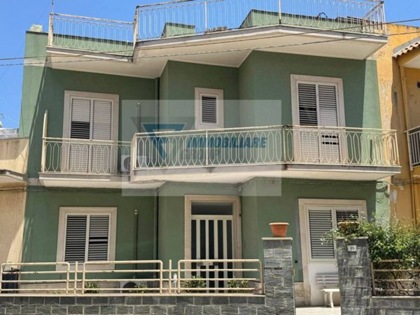 intera palazzina in vendita a Siracusa in zona Belvedere