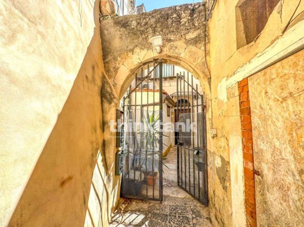 appartamento in vendita a Siracusa in zona Isola Ortigia