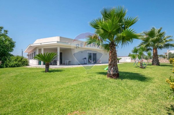 casa indipendente in vendita a Siracusa in zona Belvedere