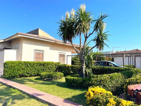 casa indipendente in vendita a Siracusa in zona Arenella