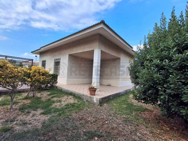 casa indipendente in vendita a Siracusa in zona Arenella