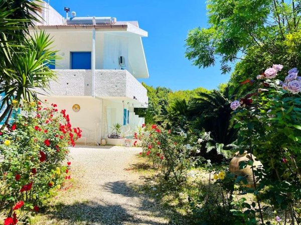 casa indipendente in vendita a Siracusa in zona Fontane Bianche