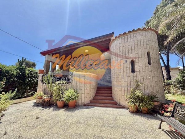 casa indipendente in vendita a Siracusa in zona Ognina