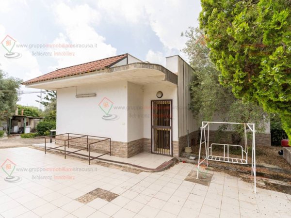 casa indipendente in vendita a Siracusa in zona Belvedere