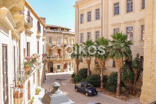 casa indipendente in vendita a Siracusa in zona Isola Ortigia