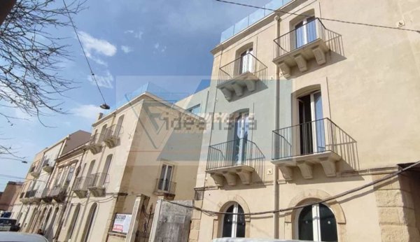 appartamento in vendita a Siracusa in zona Borgata