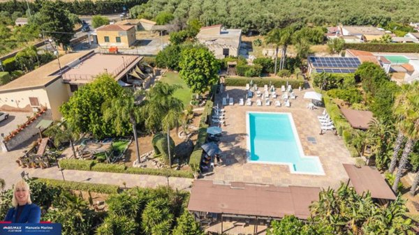 negozio in vendita a Siracusa in zona Arenella